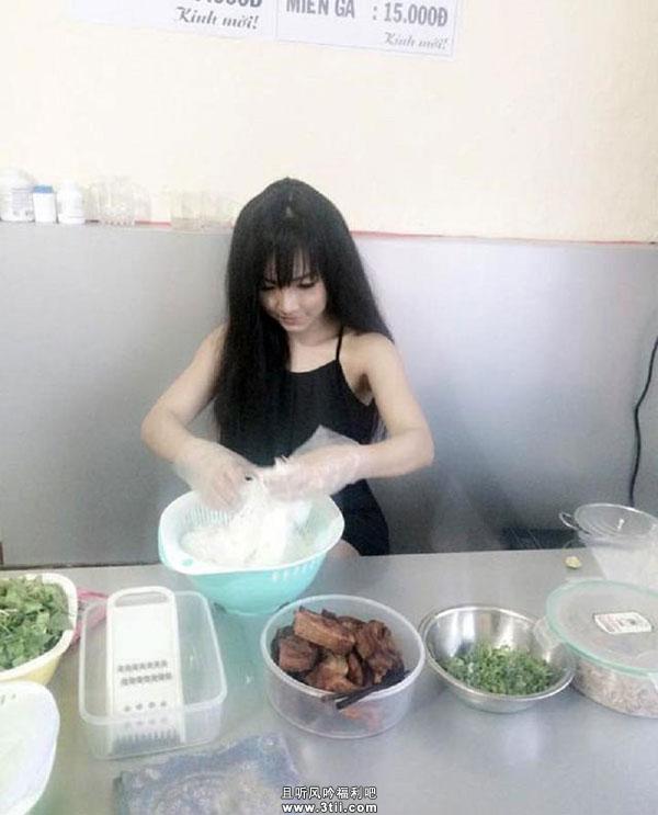 越南最美洗碗女孩 为何只想盯着她的胸看